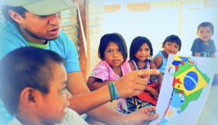 School supplies for children in the community of La Estrella, Salta